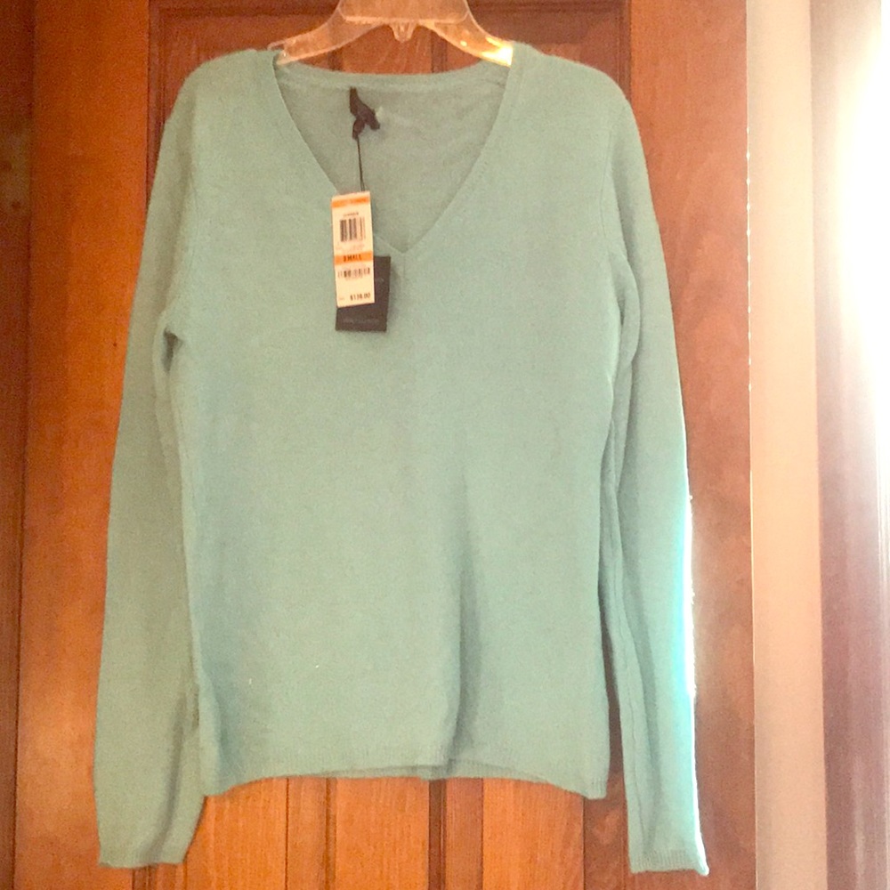 100% cashmere v neck sweater